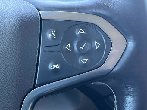 Used 2018 Chevrolet Suburban Premier image 32