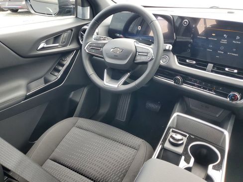 New 2026 Chevrolet Equinox LT w/ Midnight Edition FWD image 12