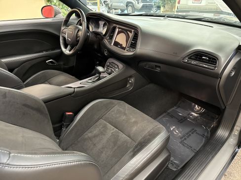 Used 2023 Dodge Challenger GT w/ Plus Package image 18