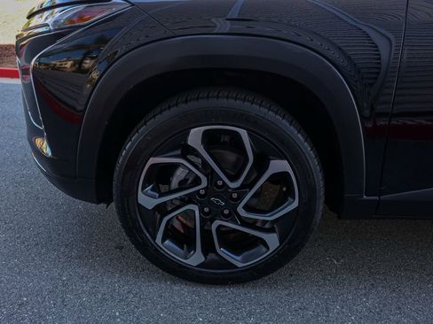 Used 2024 Chevrolet Trax RS image 11