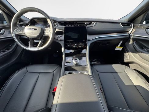 New 2025 Jeep Grand Cherokee L Limited w/ Black Appearance Package image 26