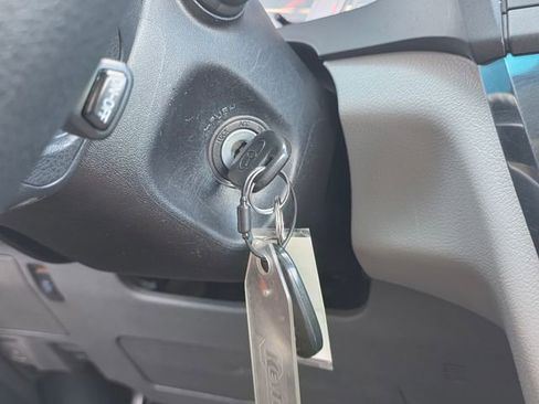 Used 2015 Toyota Sienna LE image 28