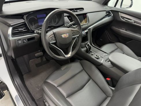 Used 2023 Cadillac XT6 Luxury FWD image 9
