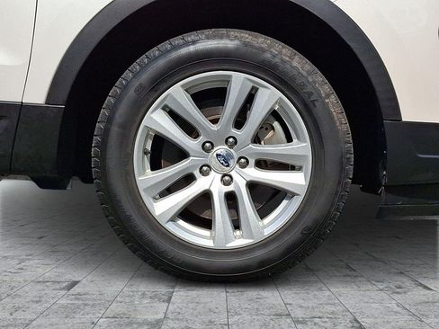 Used 2019 Ford Explorer XLT w/ Equipment Group 202A AWD/4WD image 8
