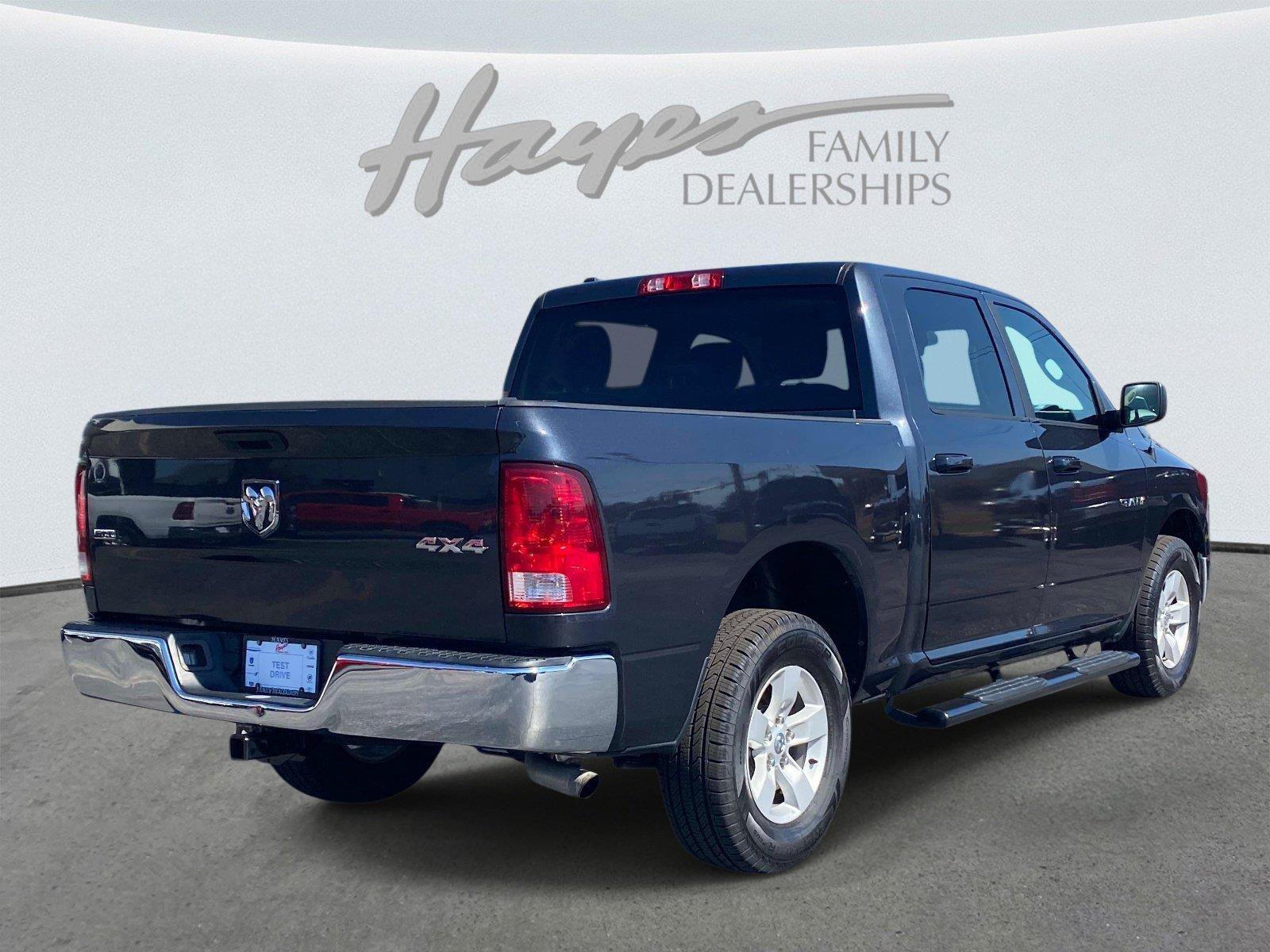 Used 2021 RAM 1500 Classic SLT AWD/4WD image 3