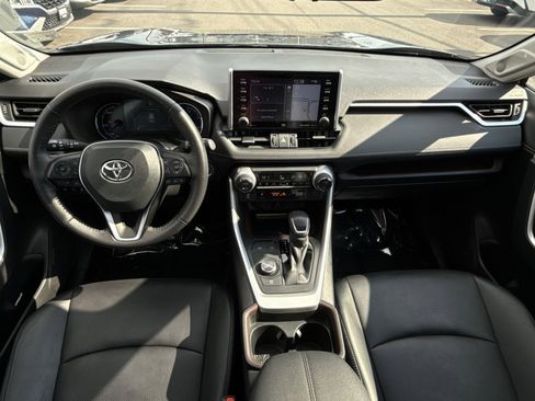 Used 2021 Toyota RAV4 Limited image 23