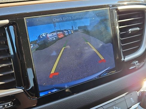 Used 2017 Chrysler Pacifica Touring-L image 20