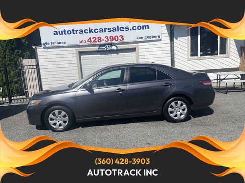 Used 2011 Toyota Camry LE FWD image 1
