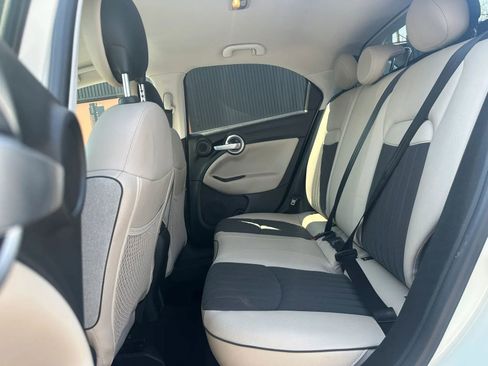 Used 2016 FIAT 500X Lounge image 9