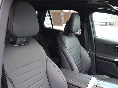 Certified 2026 Mercedes-Benz GLC 300 image 31