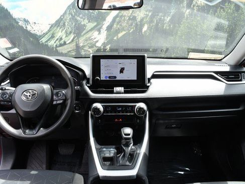 Certified 2025 Toyota RAV4 XLE AWD/4WD image 18