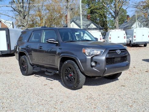 Used 2022 Toyota 4Runner SR5 Premium image 1