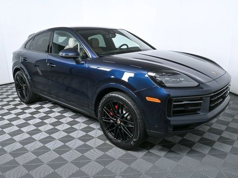 Certified 2025 Porsche Cayenne S image 34