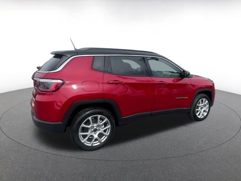 Used 2025 Jeep Compass Limited image 15