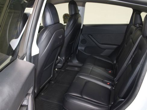 Used 2021 Tesla Model Y Long Range image 23