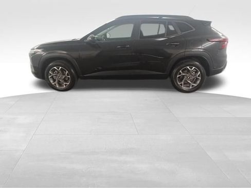 Used 2024 Chevrolet Trax LT FWD image 4