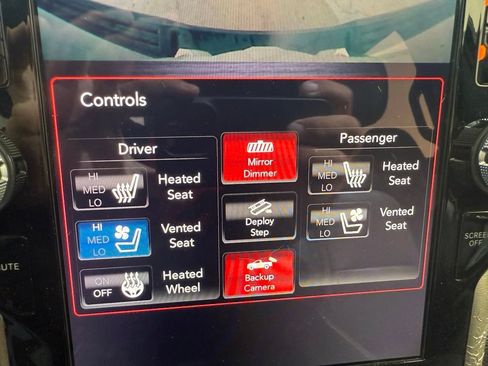 Used 2019 RAM 1500 Laramie AWD/4WD image 28
