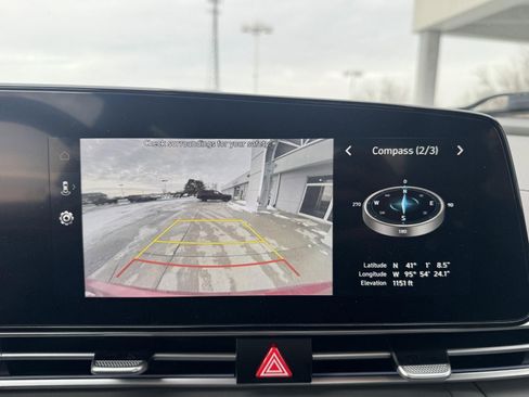 Used 2024 Hyundai Elantra SEL image 20