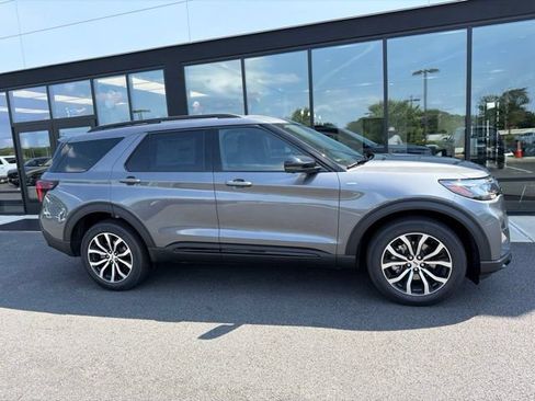 New 2026 Ford Explorer ST-Line AWD/4WD image 2
