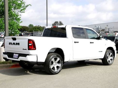 New 2026 RAM 1500 Express AWD/4WD image 5