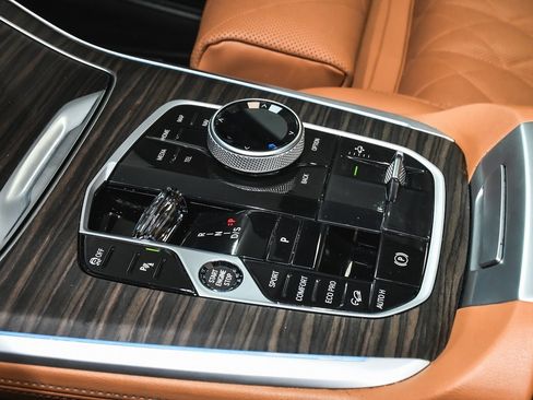 Used 2023 BMW X7 xDrive40i w/ Executive Package image 64