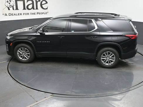 Used 2022 Chevrolet Traverse LT FWD image 46