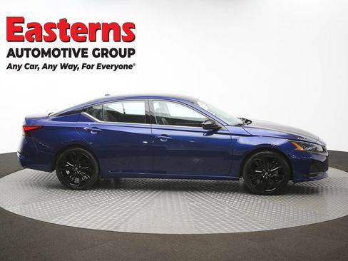 Used 2023 Nissan Altima 2.5 SR FWD image 44