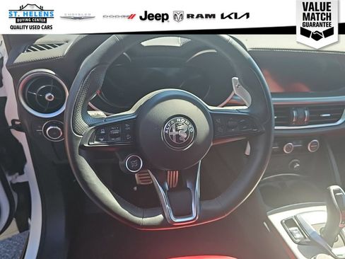 Used 2024 Alfa Romeo Stelvio Veloce AWD/4WD image 12