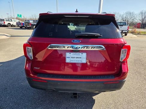 Used 2021 Ford Explorer XLT image 8