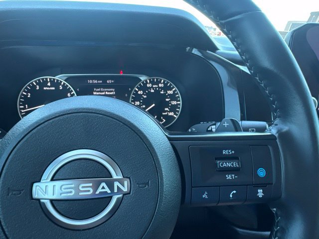 Used 2025 Nissan Pathfinder SV w/ Black Appearance Package FWD image 11