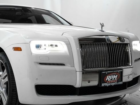 Used 2016 Rolls-Royce Ghost RWD image 12
