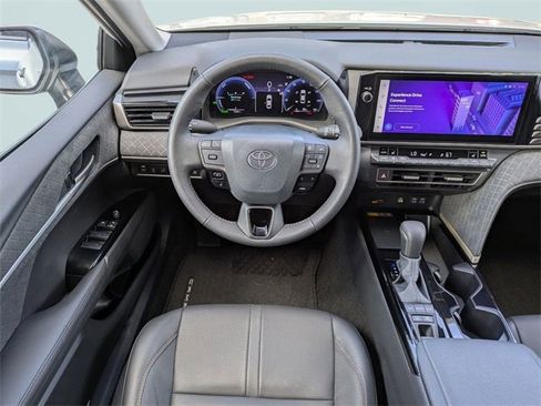 Used 2025 Toyota Camry XLE image 16