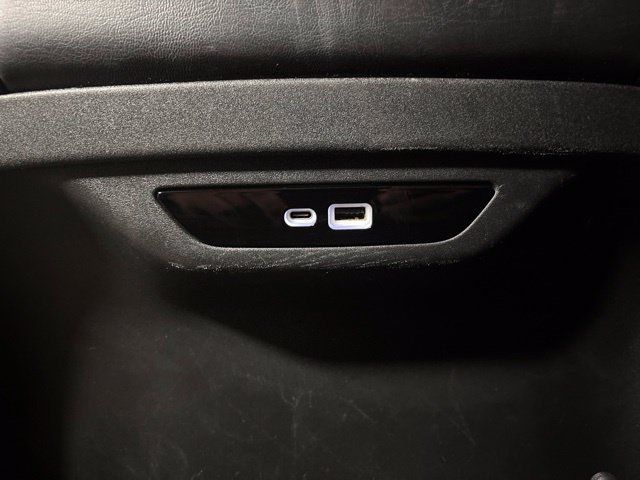 Used 2024 Chrysler Pacifica Limited FWD image 40