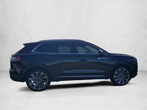 Used 2022 Lincoln Nautilus Reserve w/ Equipment Group 201A AWD/4WD image 4
