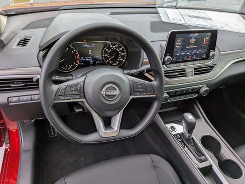New 2025 Nissan Altima 2.5 SV image 15