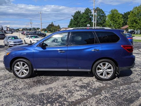 Used 2018 Nissan Pathfinder SL w/ SL Premium Package AWD/4WD image 6