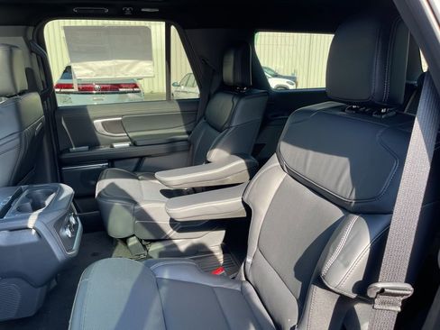 New 2025 Ford Expedition Platinum w/ Stealth Appearance Package image 18