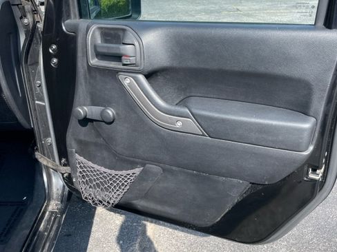 Used 2012 Jeep Wrangler Sport AWD/4WD image 18
