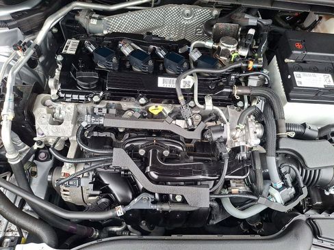 Used 2022 Toyota Corolla Cross XLE w/ Convenience Package image 28