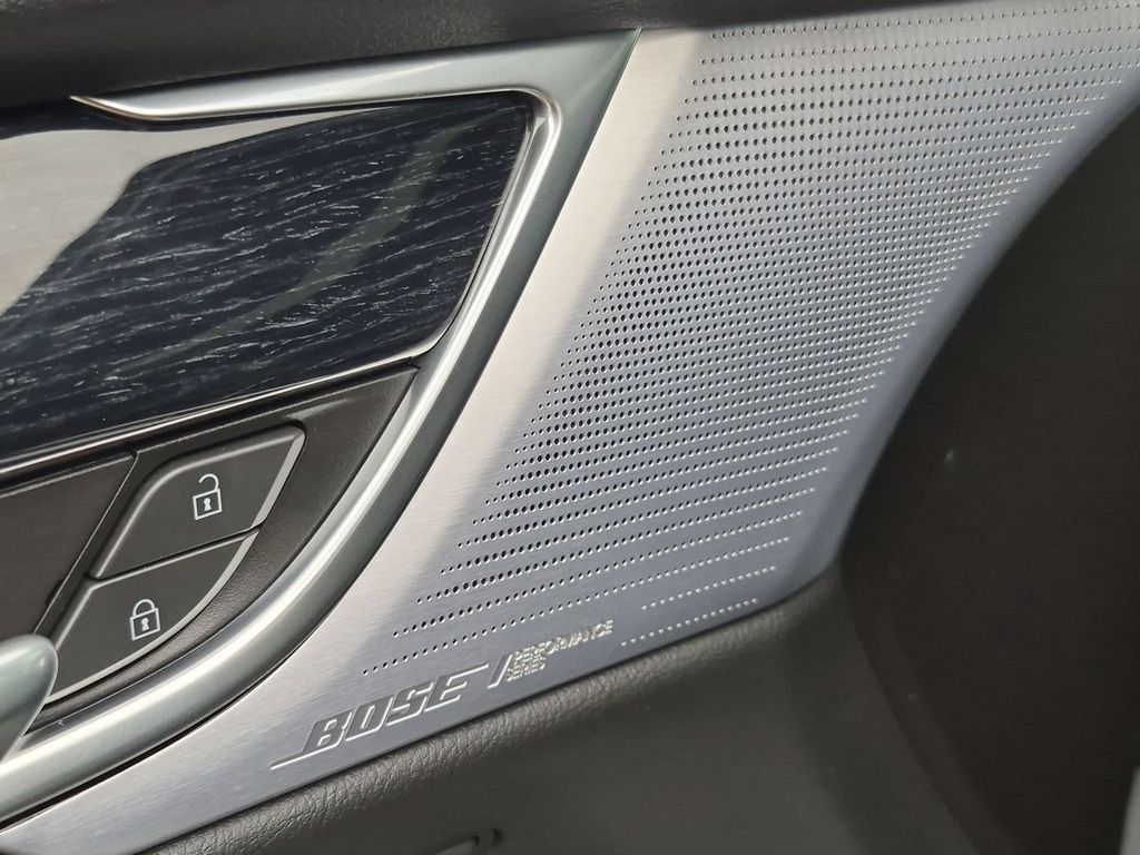 Used 2026 Cadillac XT5 Premium Luxury w/ Driver Assist Package FWD image 17