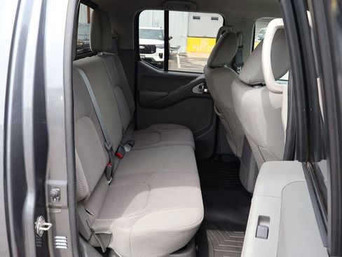 Used 2020 Nissan Frontier SV w/ Midnight Edition Floor Mats AWD/4WD image 22