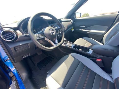 Used 2024 Nissan Kicks SR w/ SR Premium Package FWD image 8