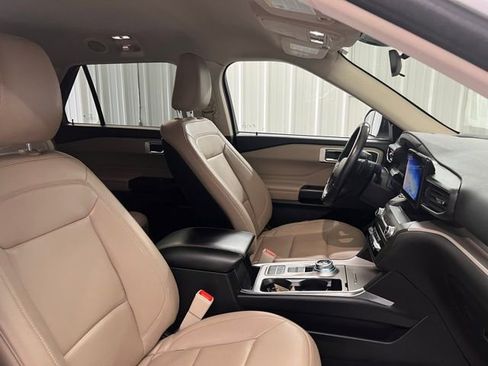 Used 2020 Ford Explorer XLT w/ Equipment Group 202A image 22