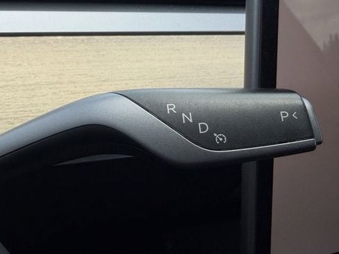 Used 2023 Tesla Model Y Long Range AWD/4WD image 18