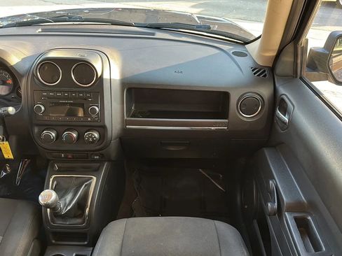 Used 2015 Jeep Patriot Sport image 26