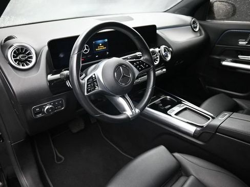 Used 2025 Mercedes-Benz GLA 250 4MATIC image 13