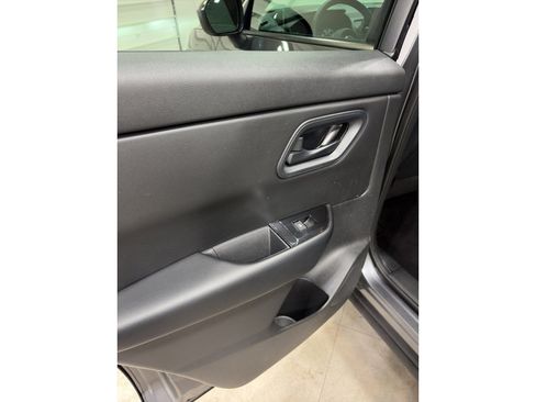 Used 2024 Nissan Rogue SV image 20