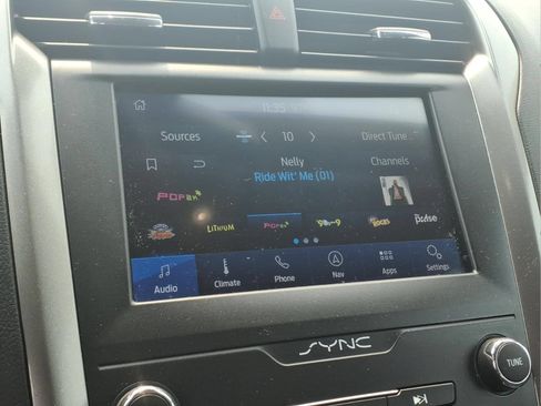 Used 2020 Ford Fusion SE AWD/4WD image 15