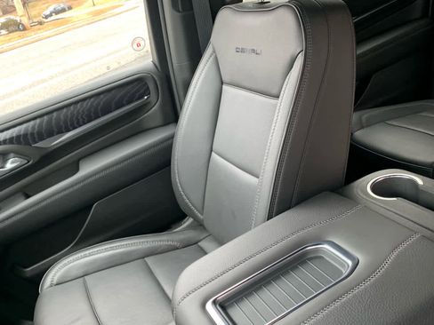 Used 2024 GMC Yukon XL Denali image 20