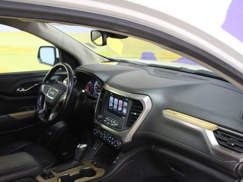 Used 2018 GMC Acadia Denali w/ Technology Package AWD/4WD image 12